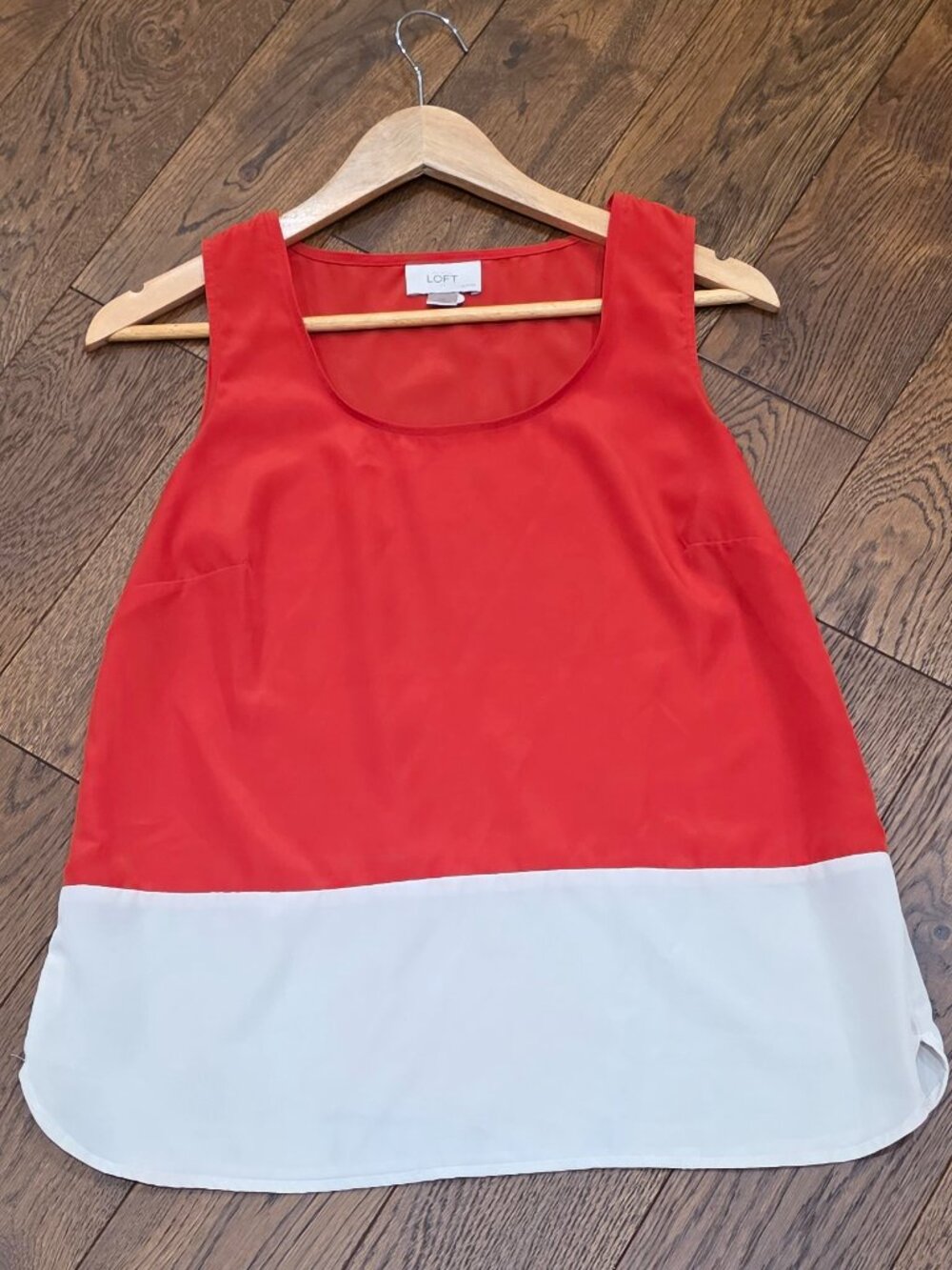Loft sleeveless blouse top